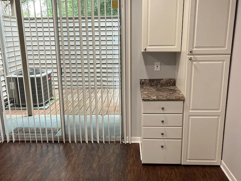 2300 Twelve Oaks Dr #B3 — Photo 4
