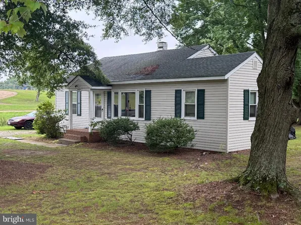 24992 Sotterley Rd, Hollywood, MD 20636