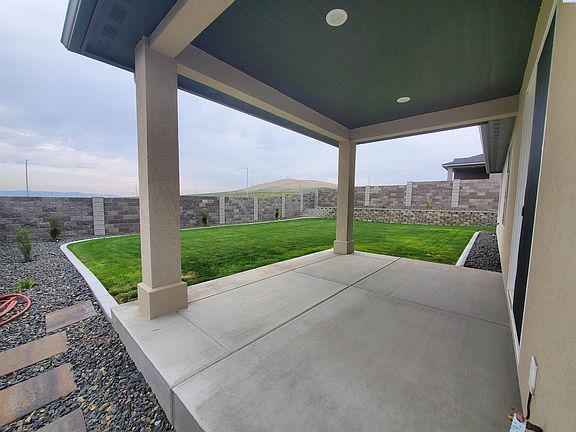 3rd image of 4130 Clover Rd