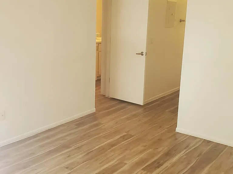 Sand Pebble Community *Renovated Units — Photo 54