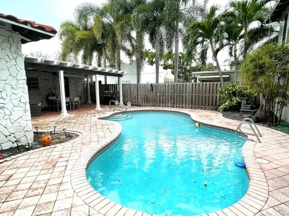 1403 SE 2nd St Unit 1, Fort Lauderdale, FL 33301