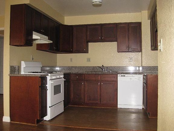 2nd image of 1539 W 206th St APT D