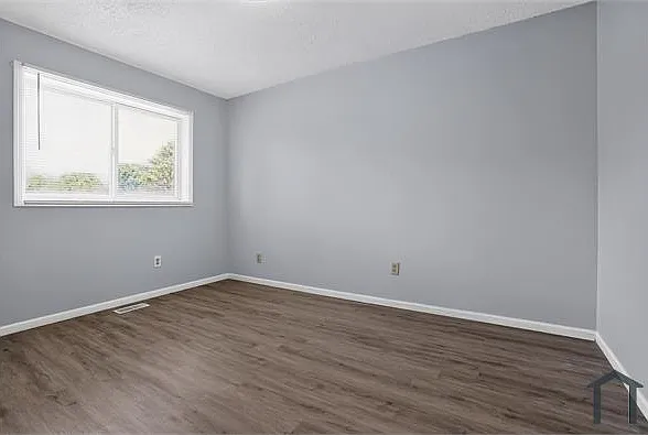 7240 Unity Ave — Photo 16