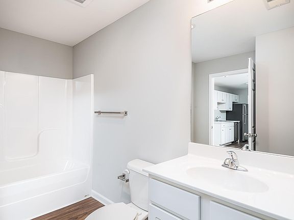 4th image of 1020 Duckhorn Dr