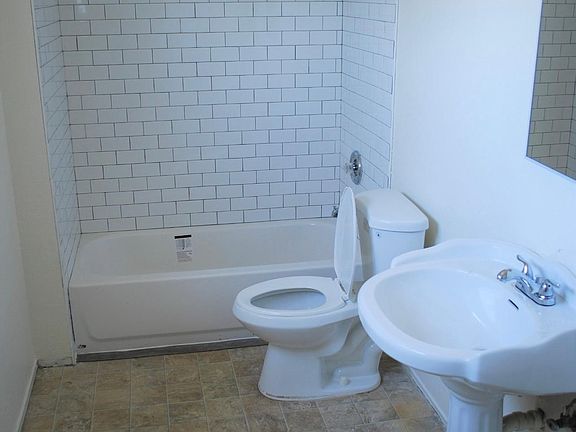 5th image of 1166 Ivy Ln #A