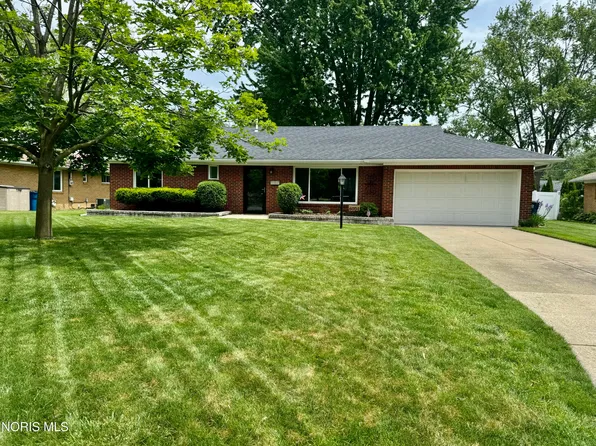 6004 Angleview Dr, Sylvania, OH 43560