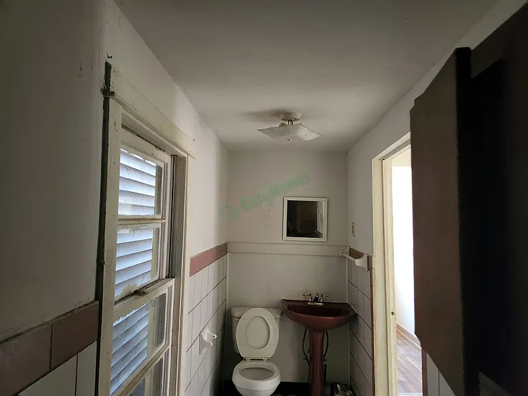 145 Virginia St — Photo 10