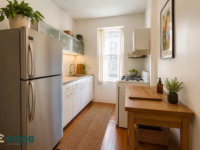 188 S 3rd St #3D — Photo 3
