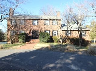 1628 Crowell Rd, Vienna, VA 22182