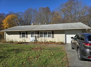 272 Signal Rock Dr, North Kingstown, RI 02852