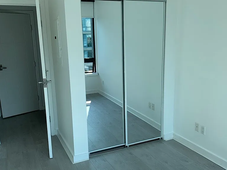 1003 Burnaby St #1404 — Photo 14