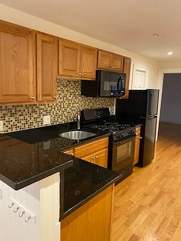 1 bed, 9999 sqft, $3,100 — Photo 2