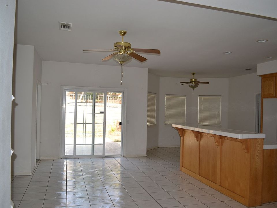 2nd image of 25622 Kalmia Ave