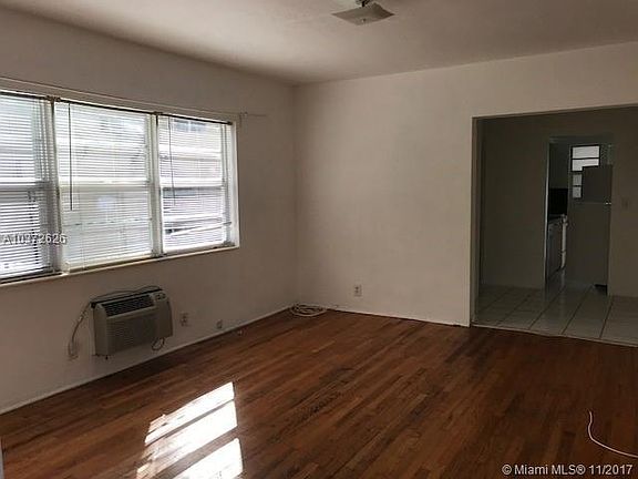 3rd image of 1235 Euclid Ave APT 008