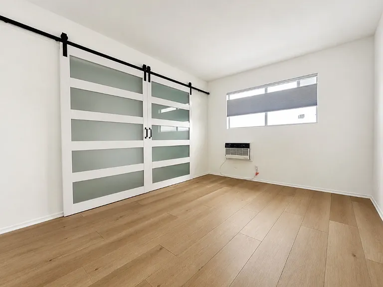 1852 Corinth Ave #19 — Photo 12