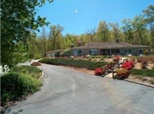 2929 Table Rock Rd, Pickens, SC 29671