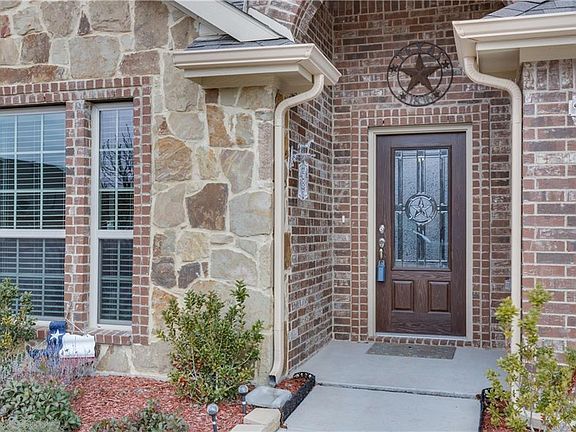 4th image of 3028 Oak Crest Dr