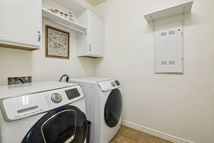 211 E Brinley Dr — Photo 38