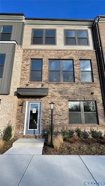 4 bed, 3.5 bath, 1996 sqft, $2,750 — Photo 1