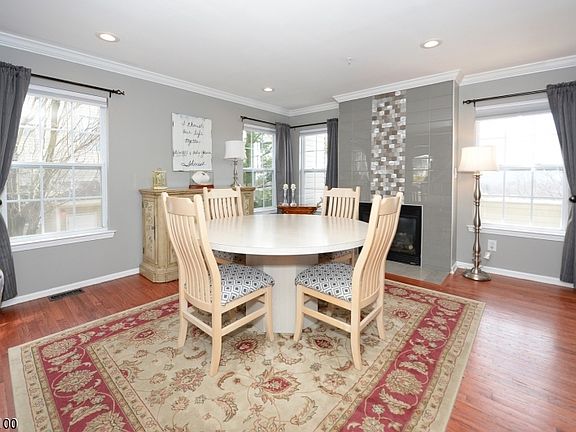 4th image of 78 Lakeview Ct