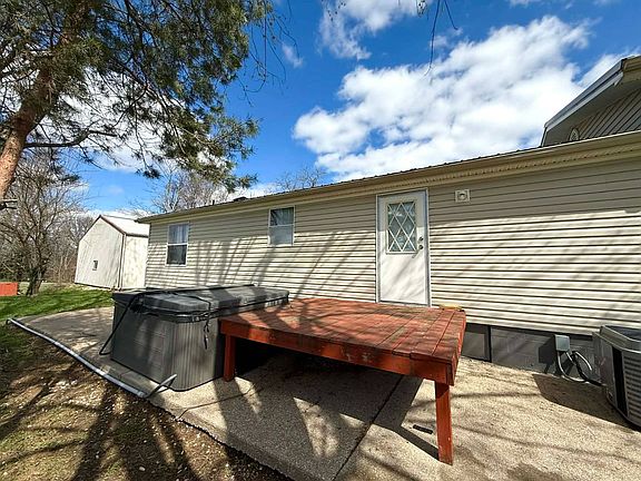 3rd image of 10496 Shaw Rd