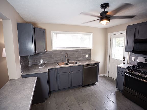 4th image of 1758 Sanborn Dr