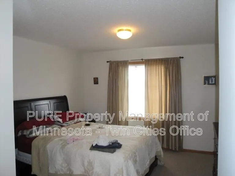 4985 Grenwich Ave N — Photo 7