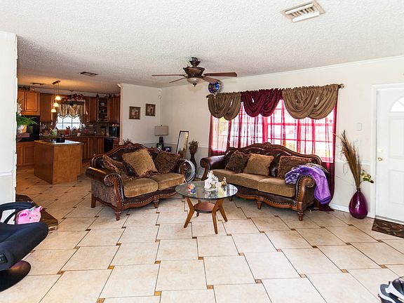 3rd image of 1115 Stoneway Ln