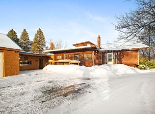 8492 Robinson Rd, Harbor Springs, MI 49740
