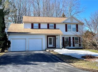 8435 Rollercoaster Dr, Cicero, NY 13039