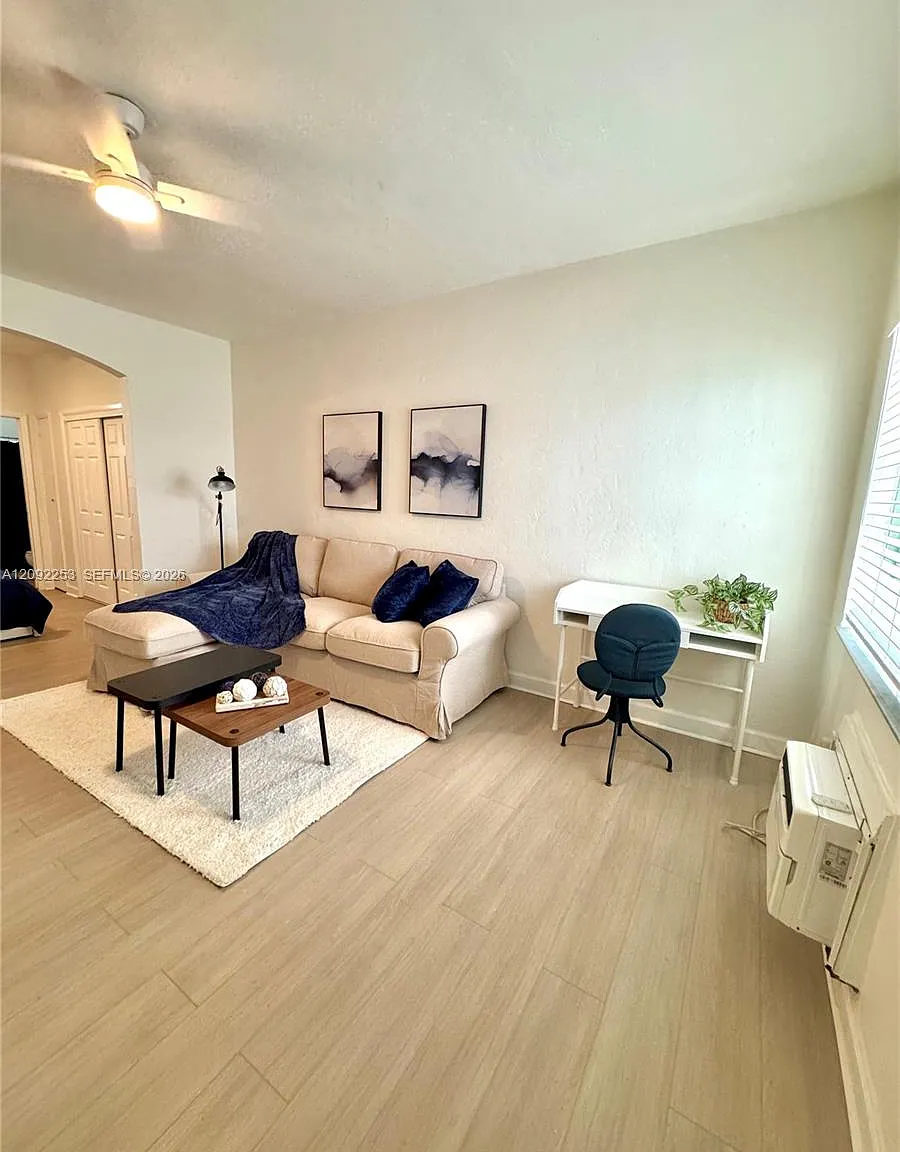 Studio, 430 sqft, $2,000 — Photo 2