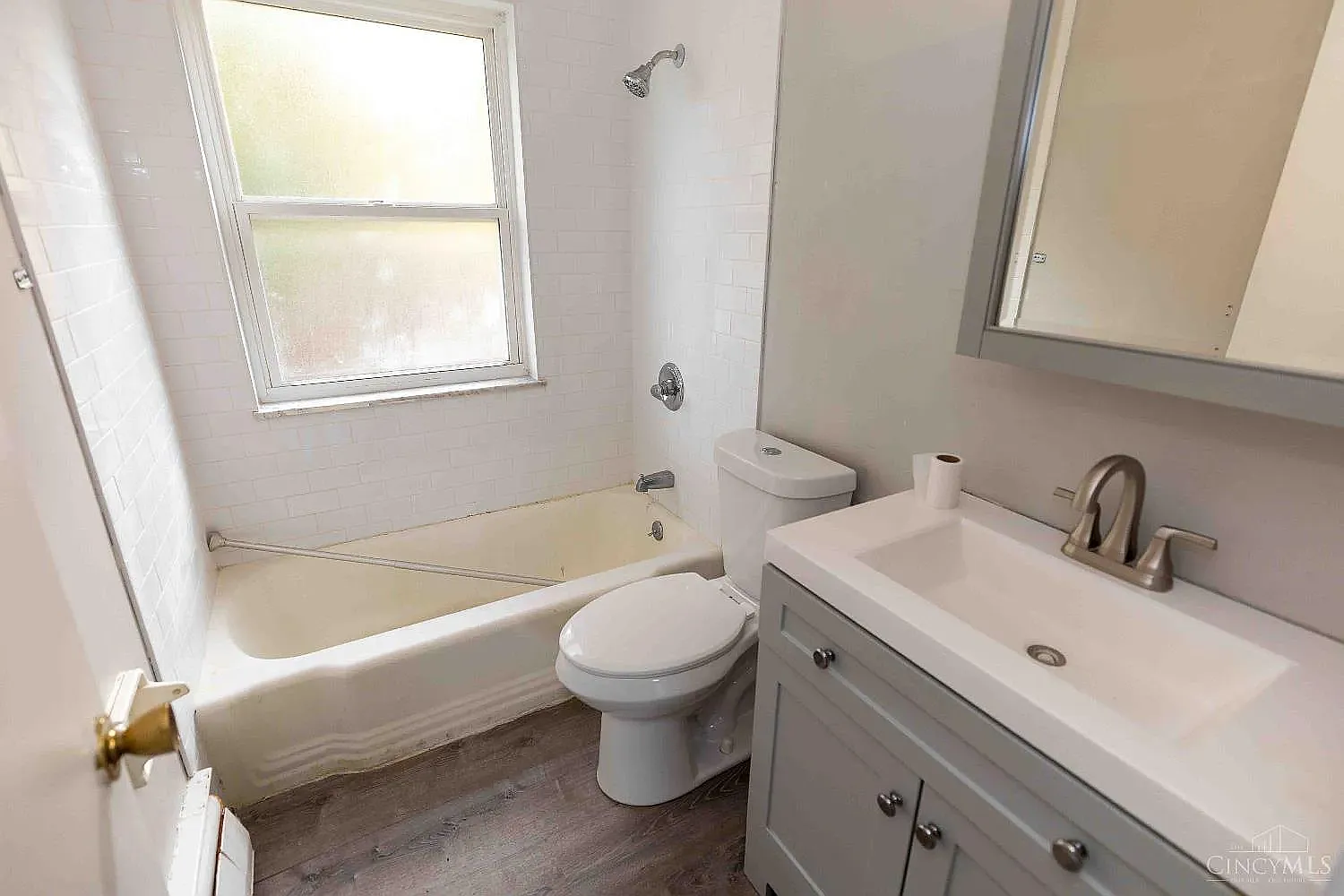 1 bed, 784 sqft, $950 — Photo 2