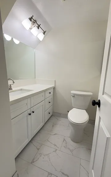 717 W Milford St #101 — Photo 7