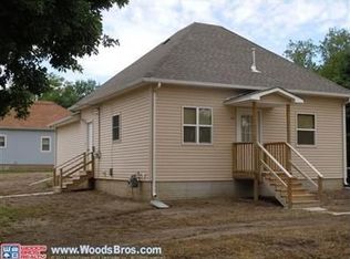925 N Poplar Ave, York, NE 68467