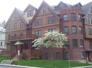 36 Bedford Ter, Northampton, MA 01063