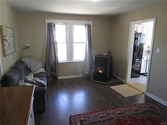 5th image of 9340 Newtown Rd