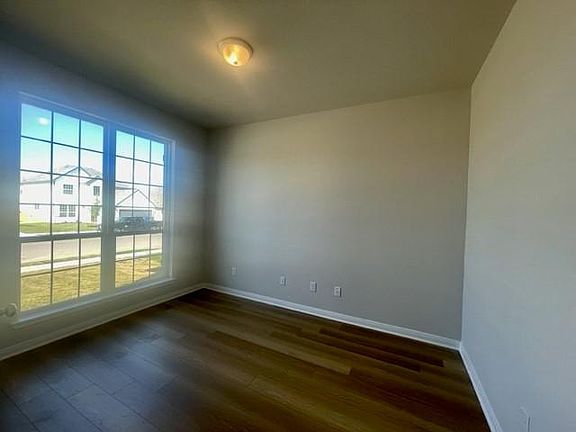 4th image of 1509 Dryden Ave