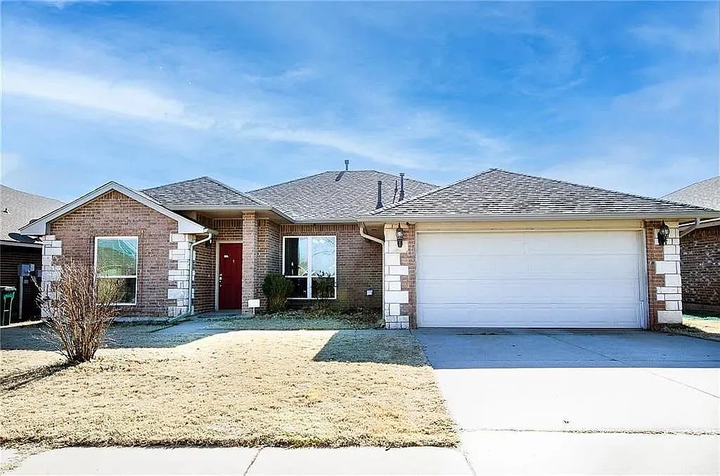 4 bed, 2.5 bath, 2225 sqft, $1,900 — Photo 2