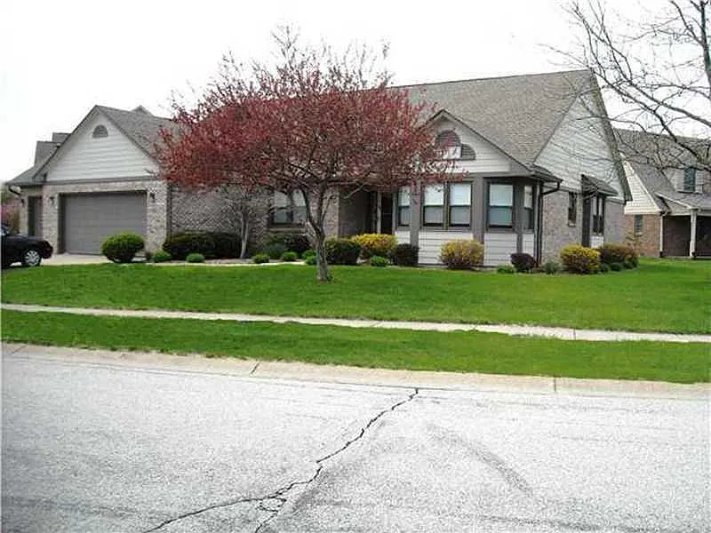 22 Pine Meadow Dr photo 1