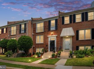 2504 Windbreak Dr, Alexandria, VA 22306