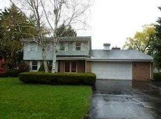 5305 Santa Anita Dr, Racine, WI 53402