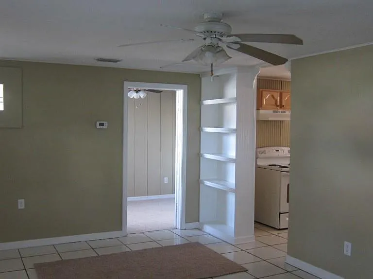 815 Bay St — Photo 15