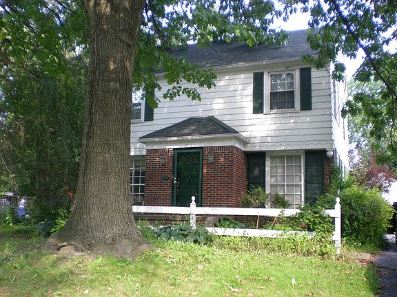 2nd image of 35 Harcourt Dr