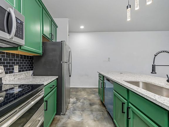 3rd image of 10723 Mathom Lndg APT 2