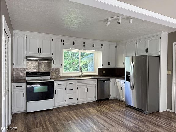 5th image of 1694 Arthur Dr