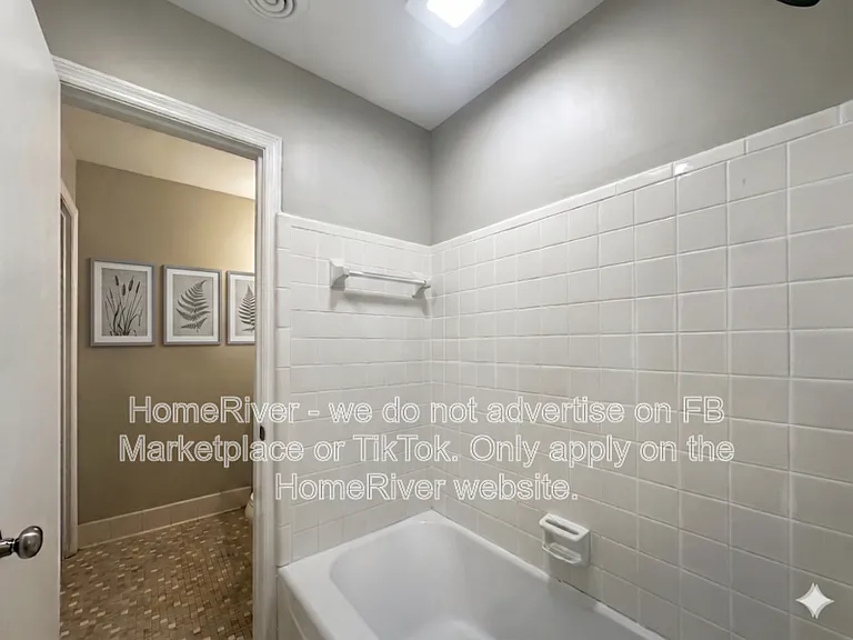 2461 McAlpin Ter #R — Photo 8