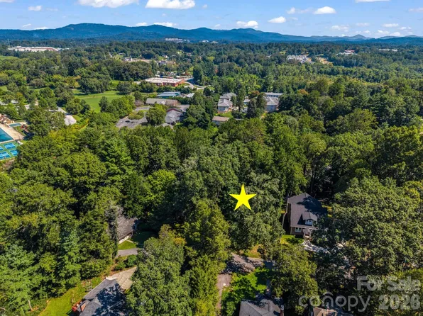 Ridgecrest Dr, Hendersonville, NC 28792