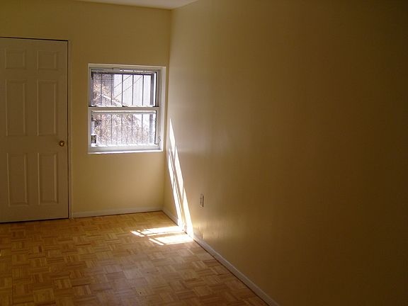 2nd image of 606 Sterling Pl