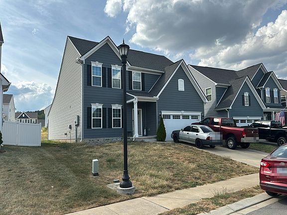 3rd image of 834 Raintree Dr