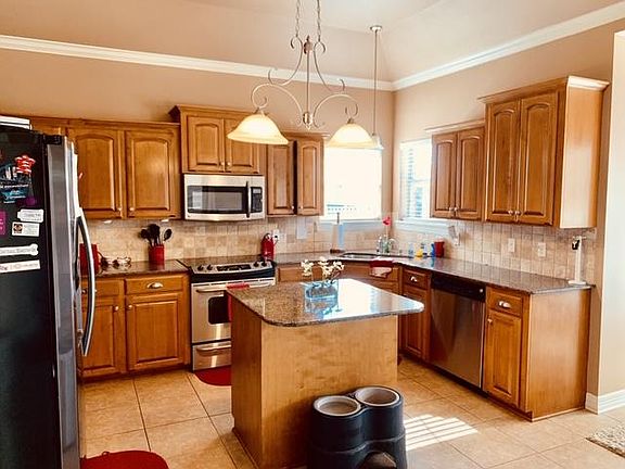 3rd image of 5305 Lucerne Ln